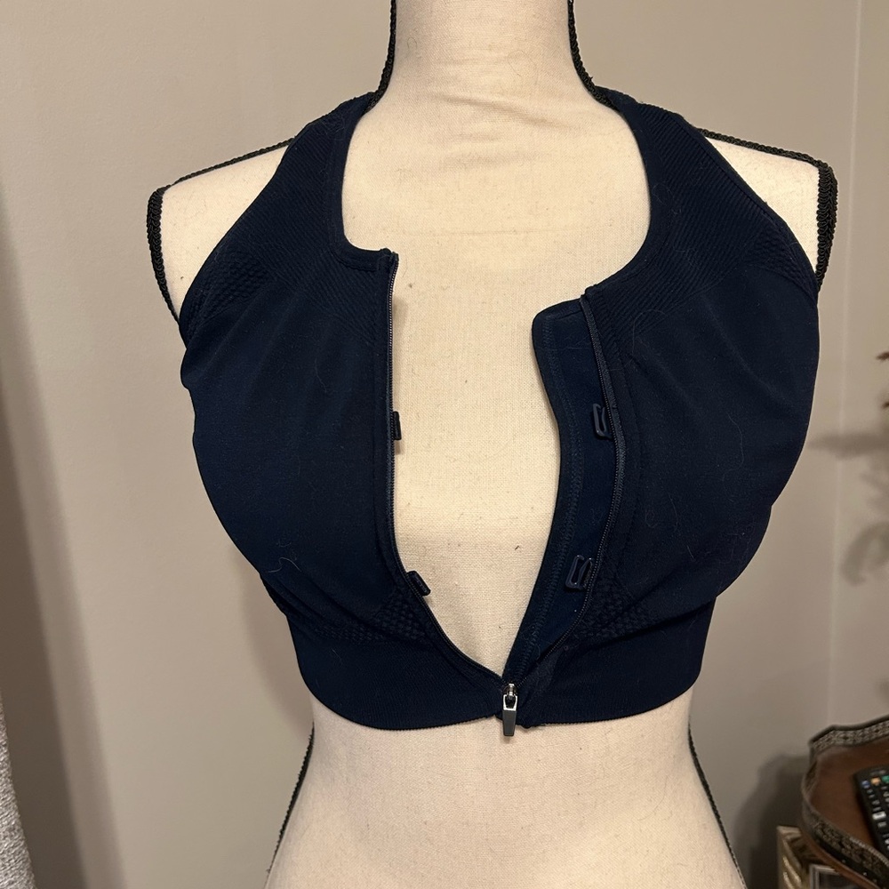 Soma sports zip-up bra